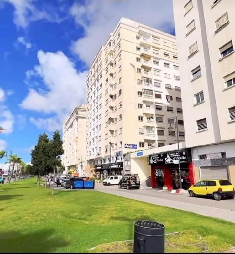 Appartement Familal A Trois Chambres En Face Marjane & Hotel Ahlen Tanger Luaran gambar